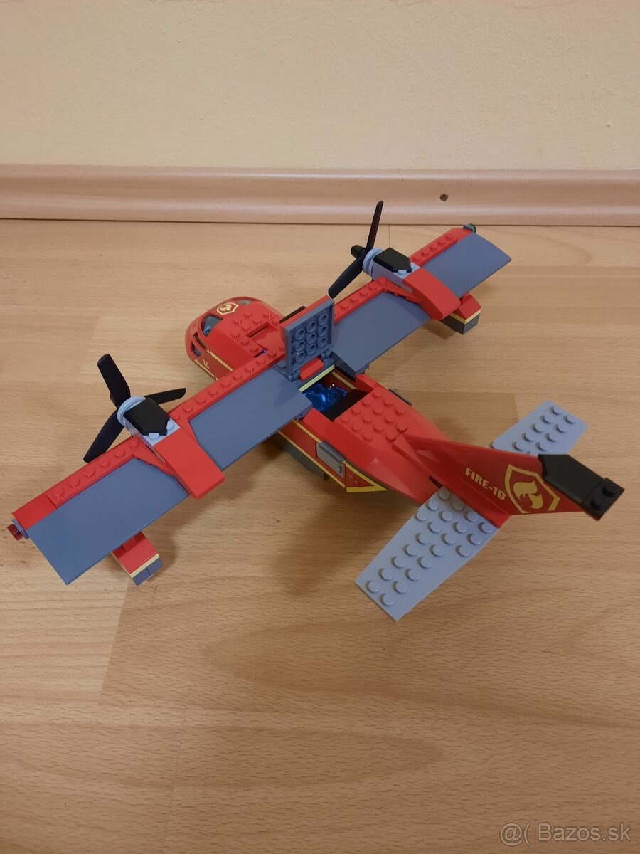 Lego City 60217 - Fire Plane - 4