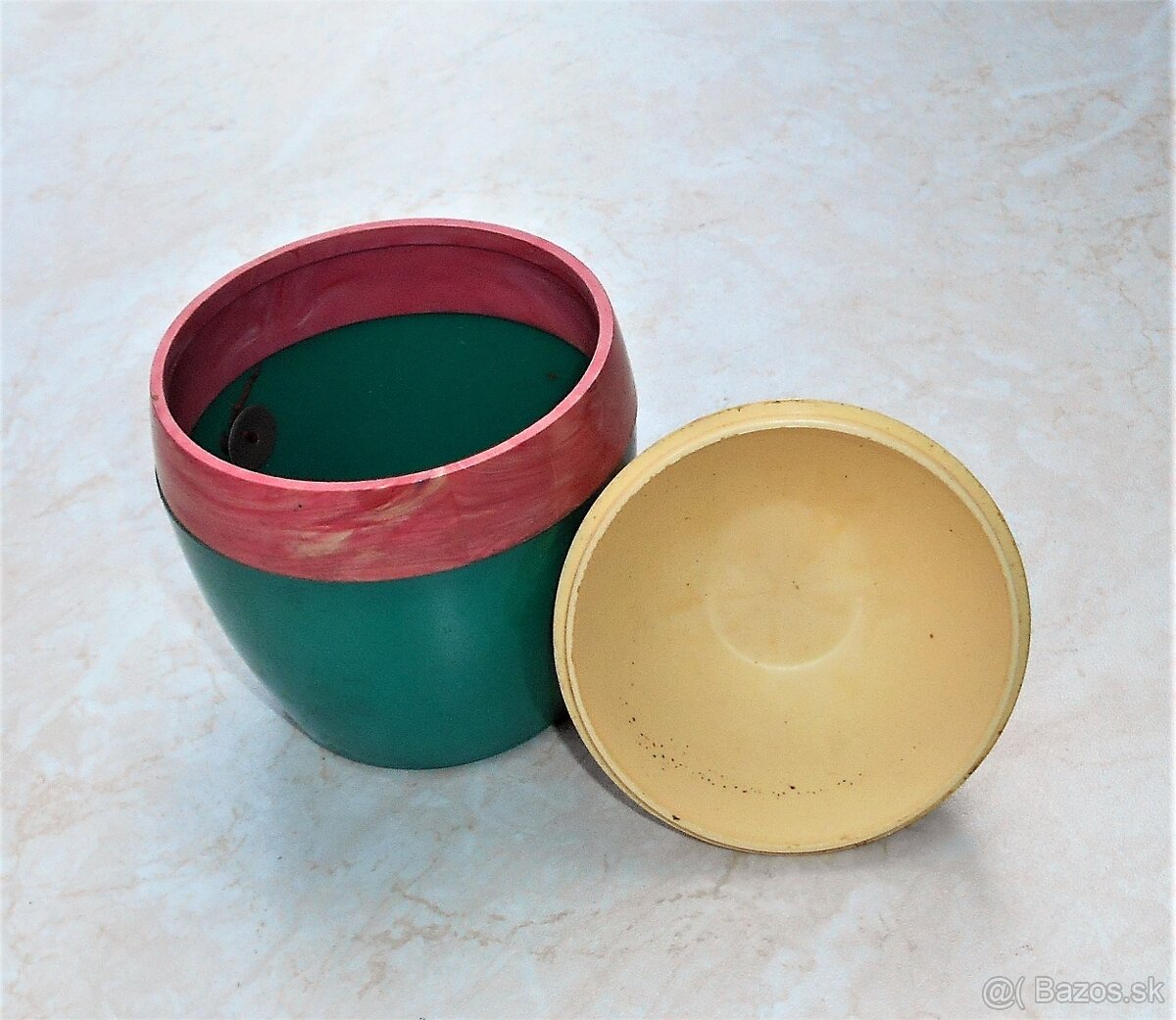 Kovová tácka, tanieriky a suveníry, figúrka, ohrievač, - 4