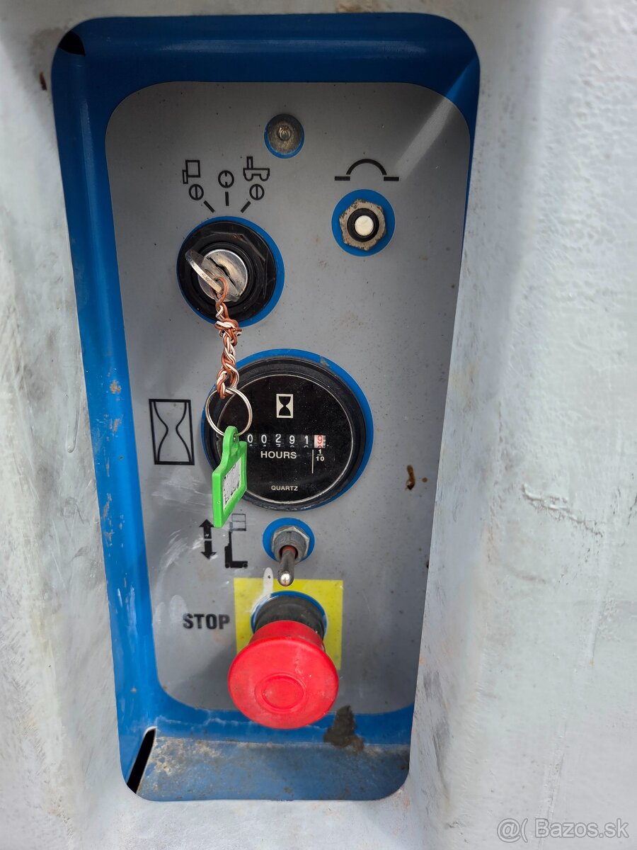 Zvislá plošina Genie GRC-12 - 4