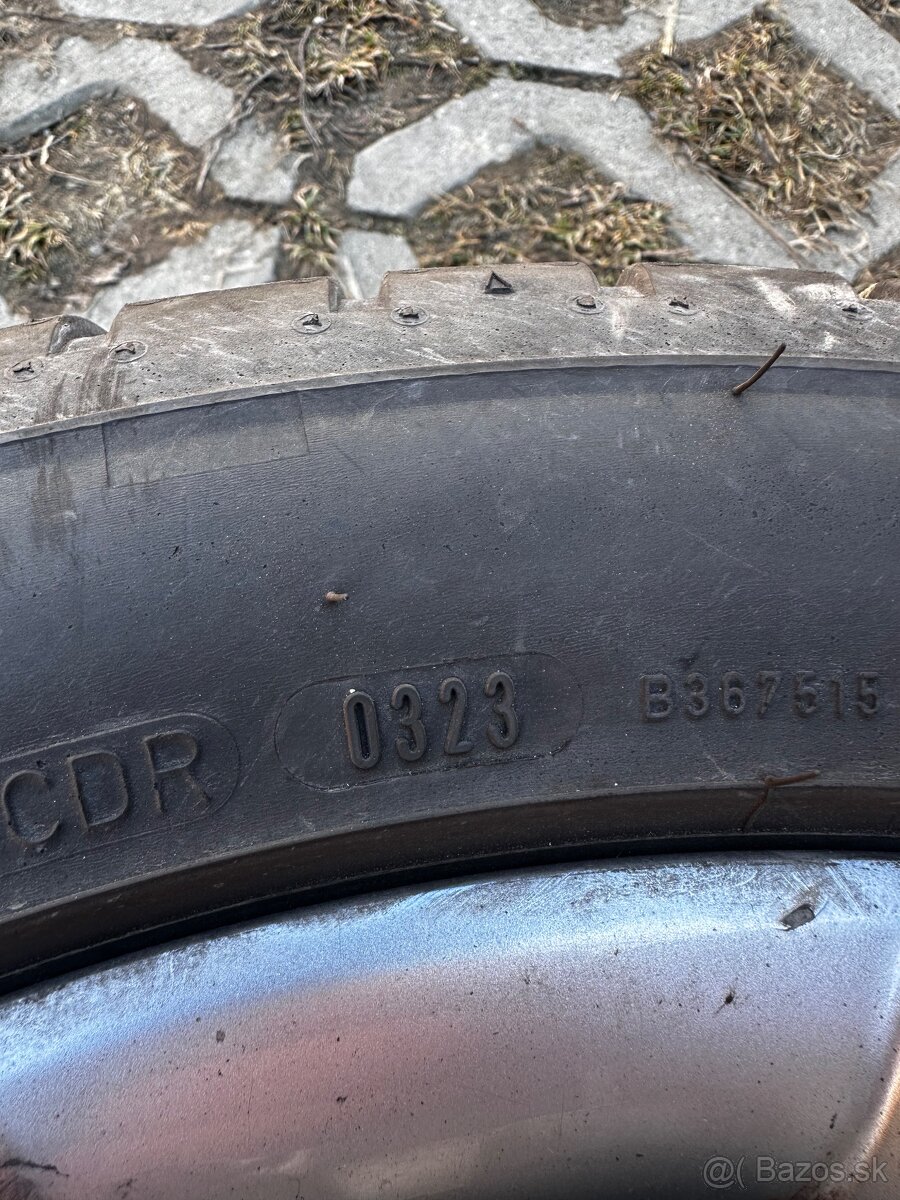 Letná sada 225/45 R17 91W originál Škoda - 4