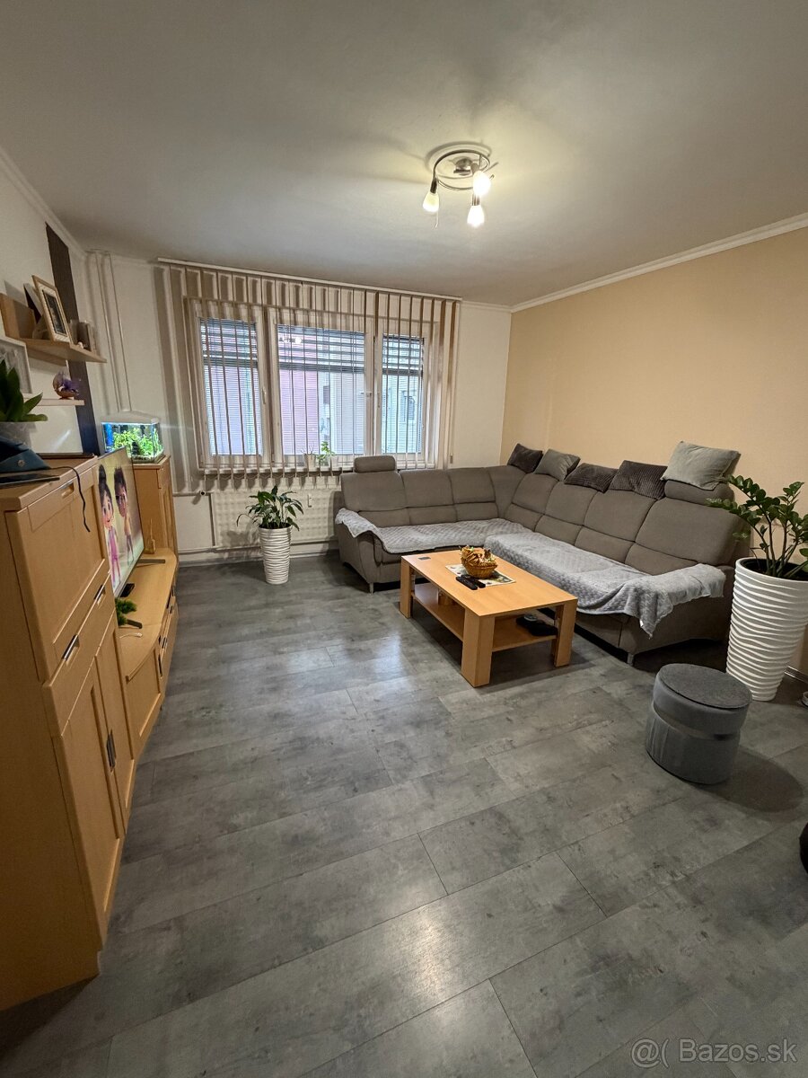 Na predaj 3izbový byt 59m2+loggia,pivnica- Topoľčany - 4