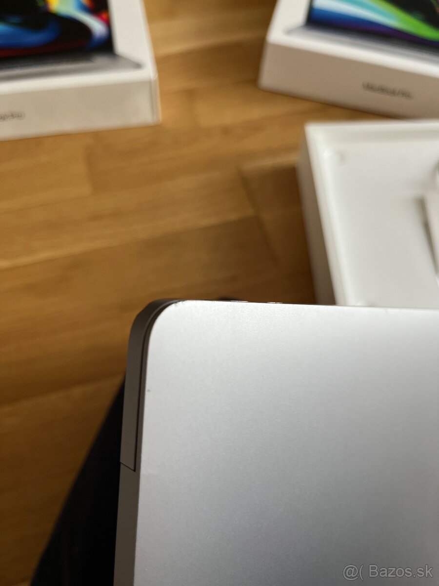 MacBook Pro 16" (Late 2019) - 4