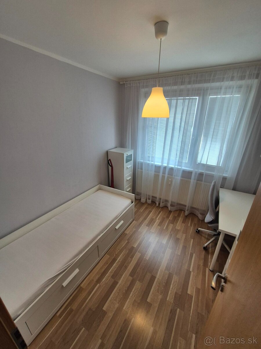 Prenajmeme 3 izb byt na Hrobákovej ulici - 4