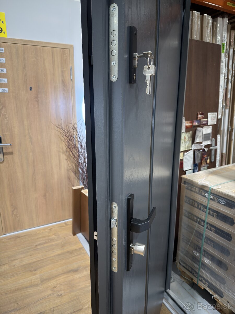 Drevené vchodové dvere 90 ľavé - 4