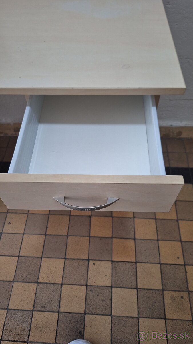 Manikérsky stôl - 4