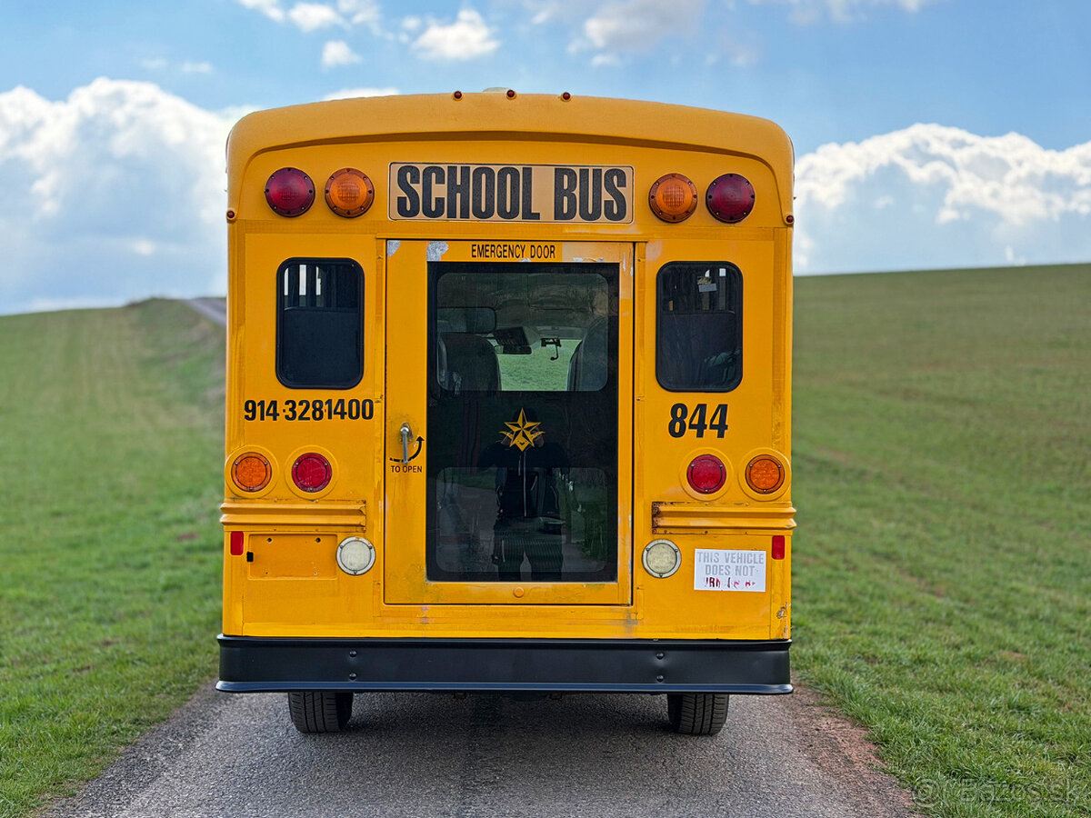 CHEVROLET EXPRESS – USA SCHOOLBUS – 6.6 DURAMAX DIESEL - 4