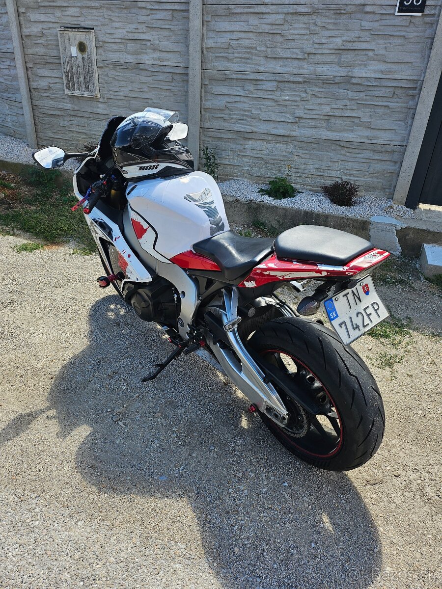 HONDA CBR 1000 RR - 4