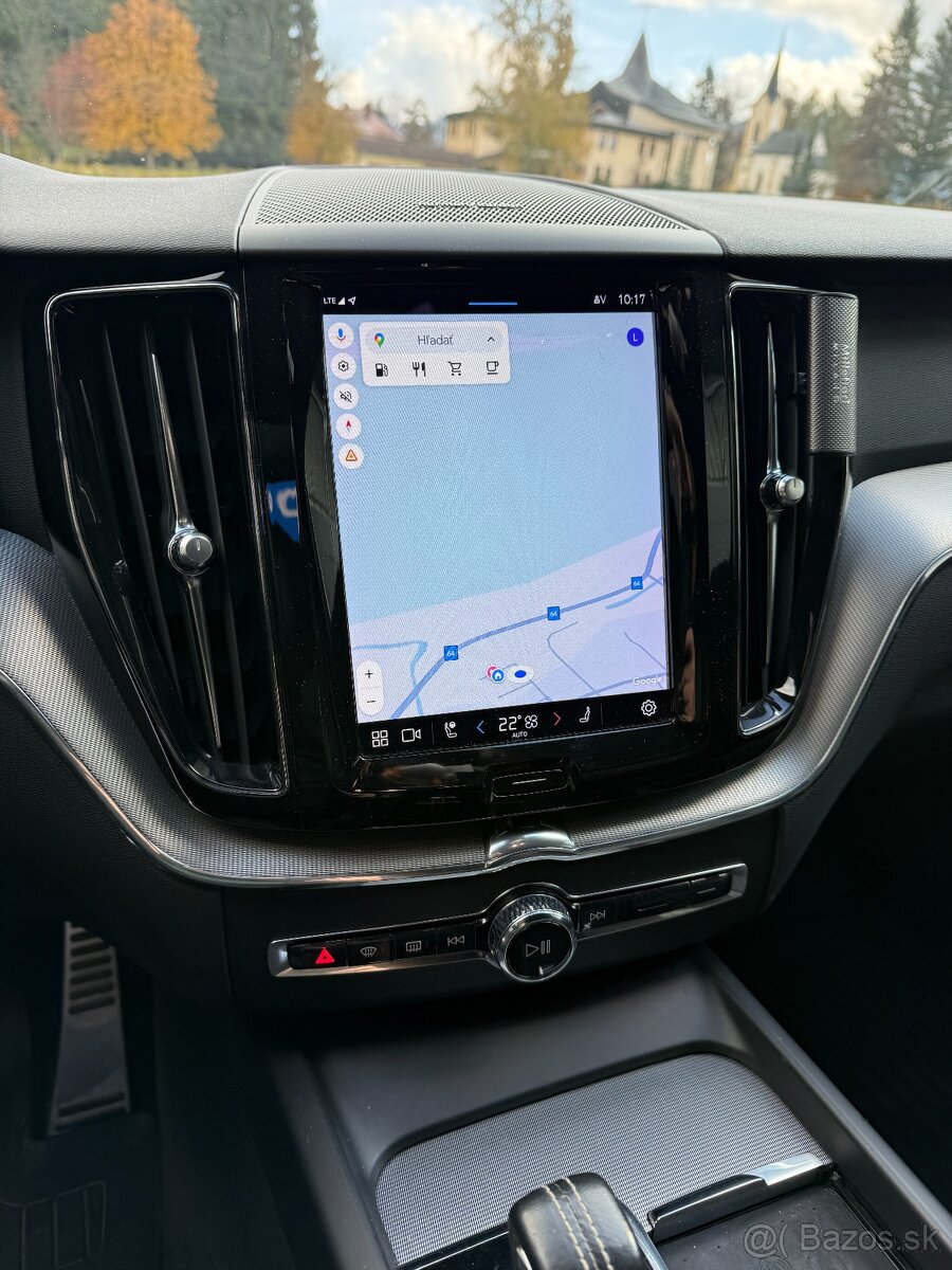 VOLVO XC60 B5 (P) 250hp R-Design AT8 AWD - 4