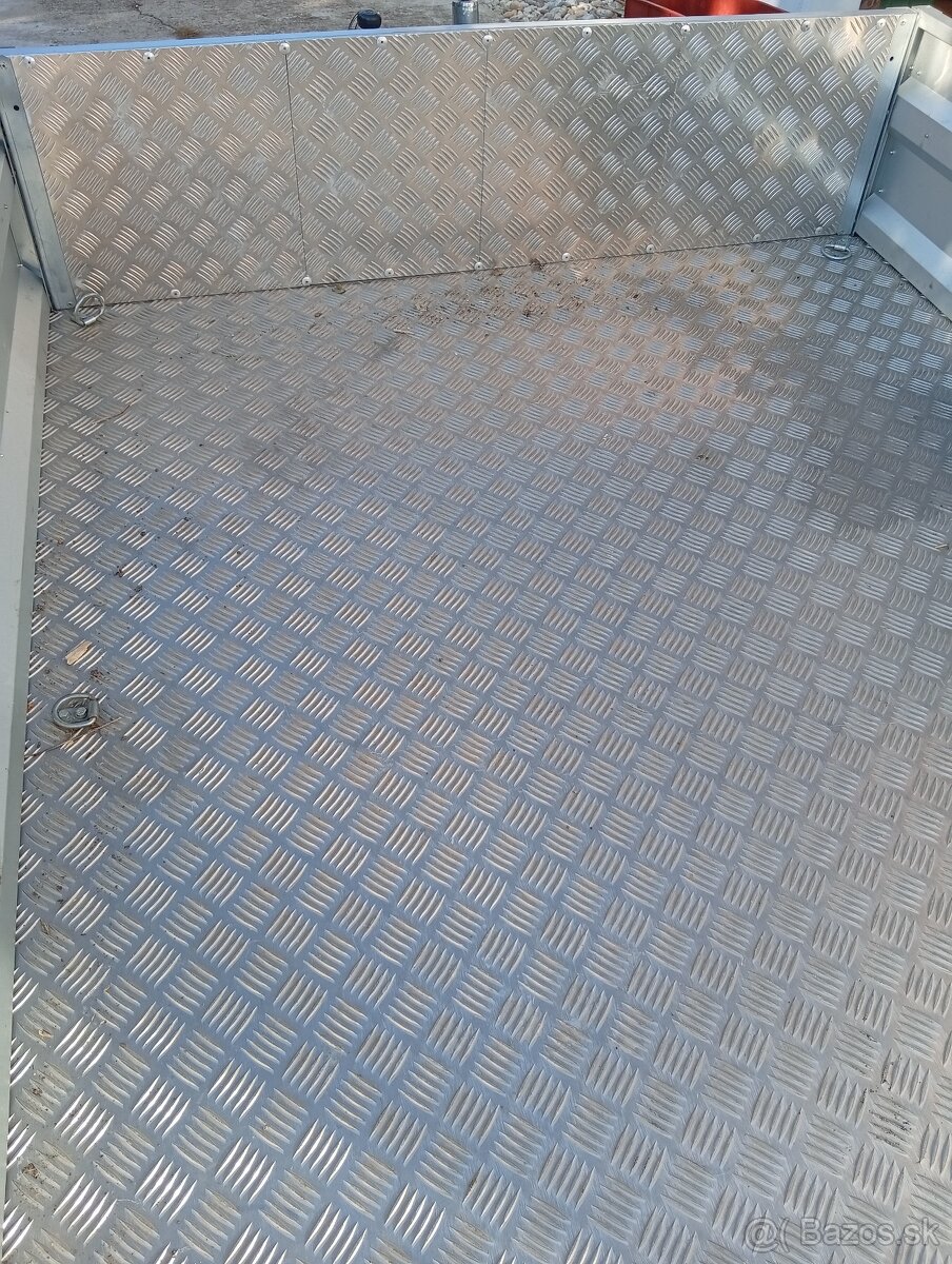 Predám Prívesný vozík v záruke.do 750kg - 4