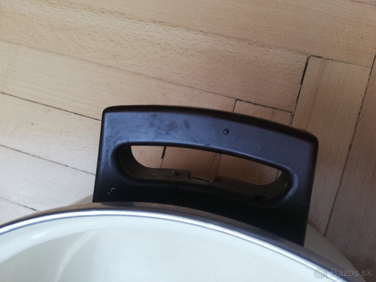 Smaltovany hrniec - 4