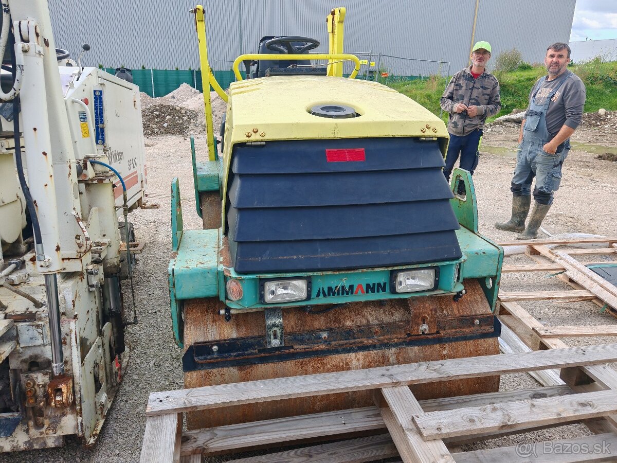 Vibračný cestný valec - 4