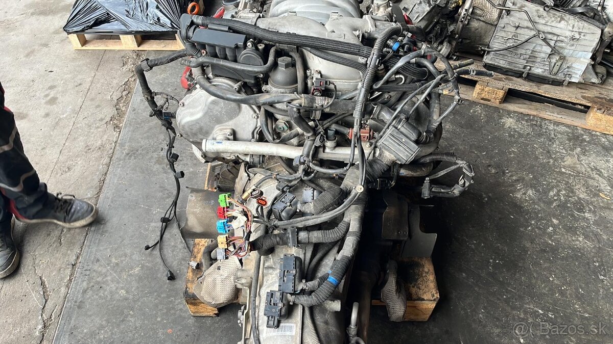 Motor 5,2 FSi V10 kód: BXA, BSM - 4