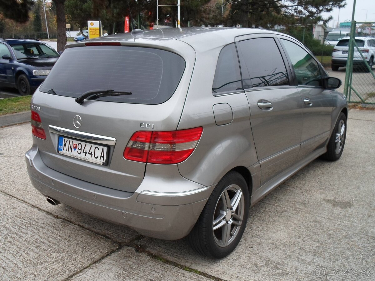 Mercedes-Benz B trieda 200 CDI 103kW automat,koža,klima,temp - 4