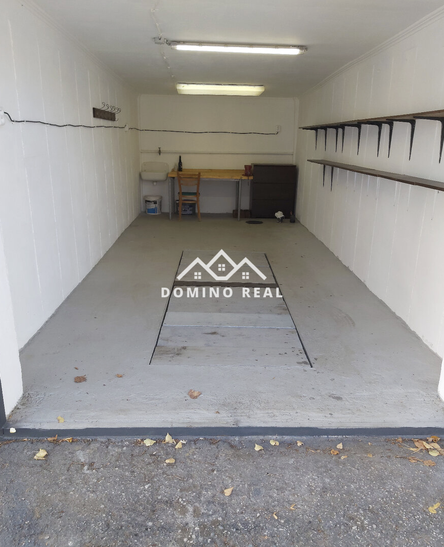 garáž v Karlovej Vsi na predaj - 4