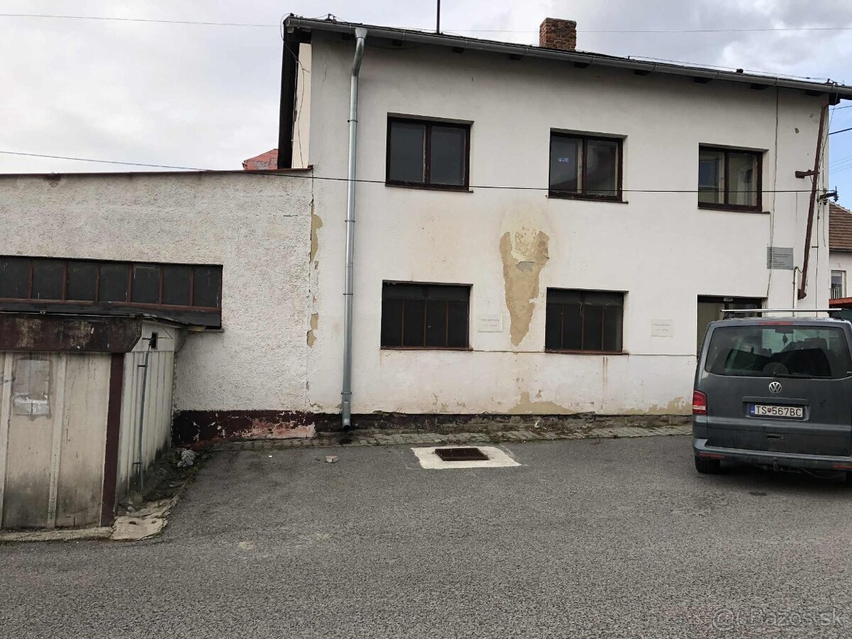 Dám do prenájmu budovu s garážami,skladové priestory Tvrdoší - 4
