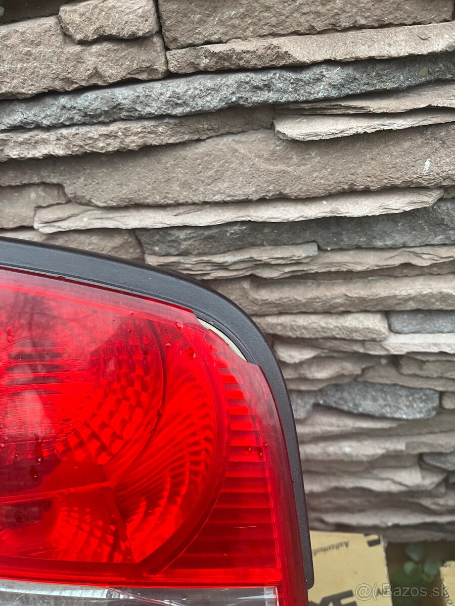 Zadné svetlá VW Touran (2003–2006) - 4