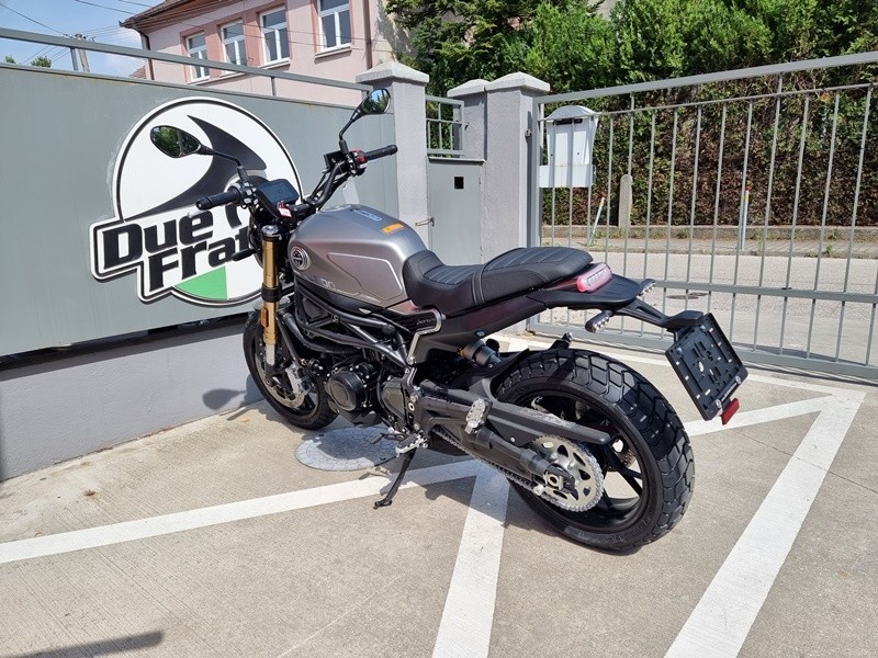 Benelli Leoncino 800 - 4