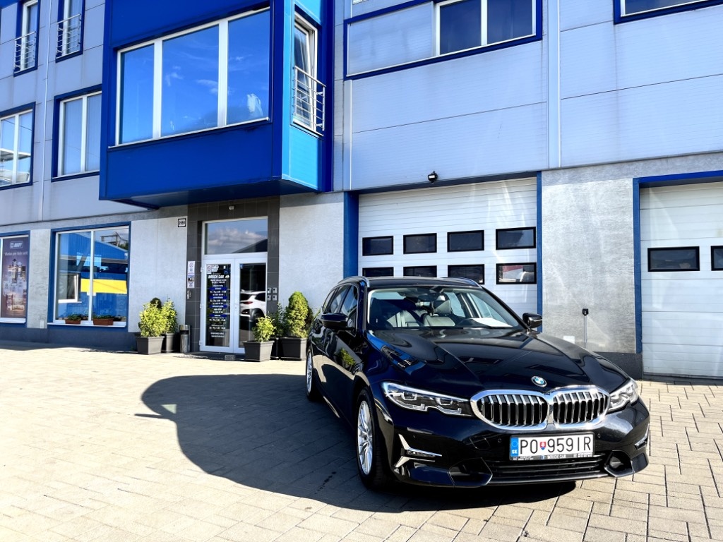 BMW 318i - 4