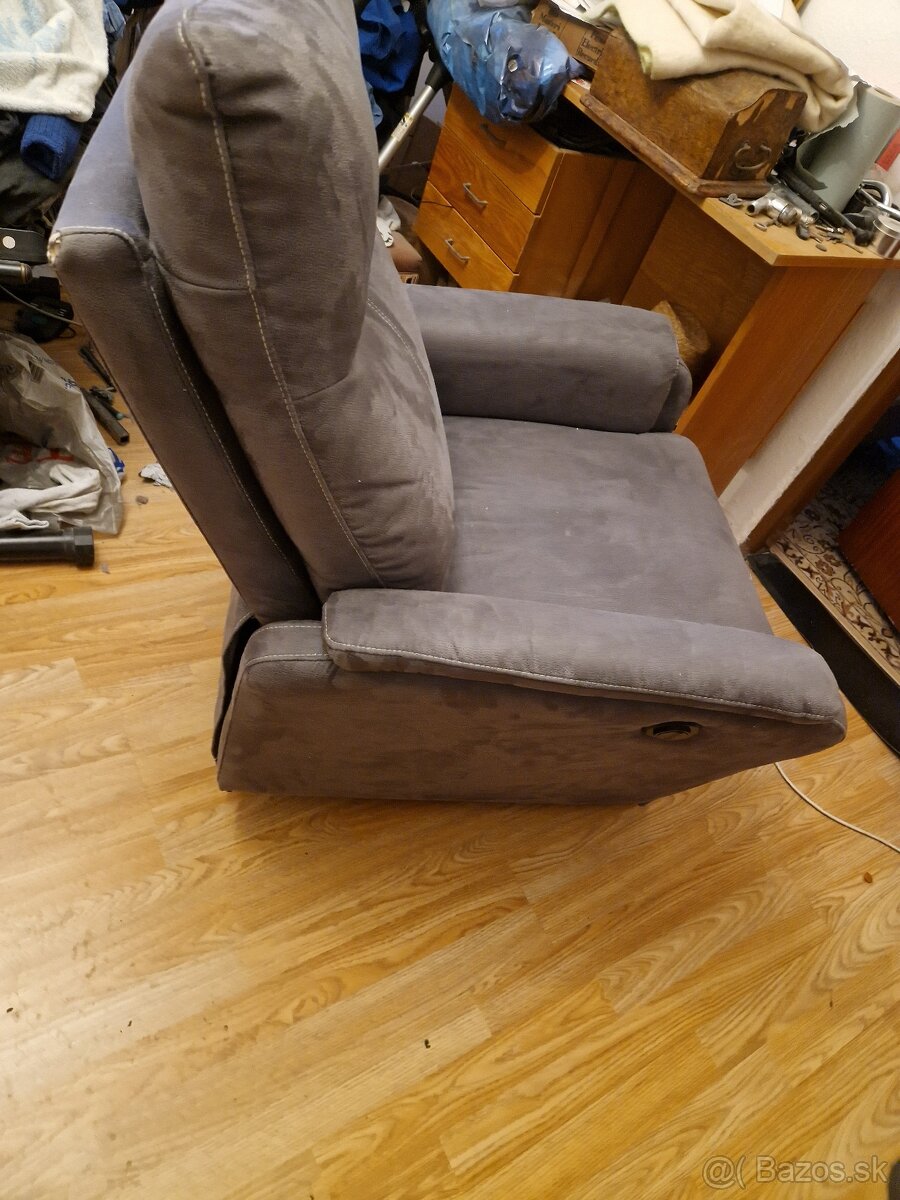 Predám elektrické kreslo - armchair, lazy boy za 150eur - 4
