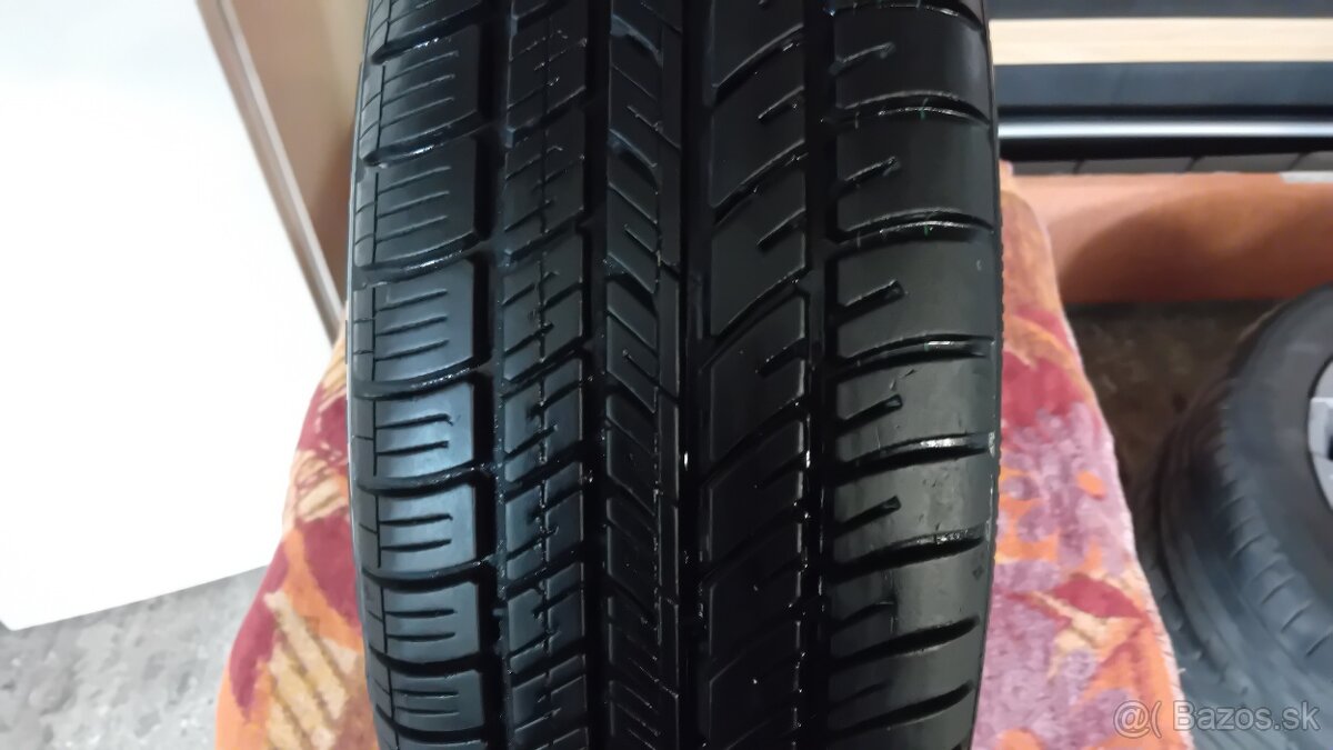 Predám pneu 185/65 R14 s diskom 4×108 - 4