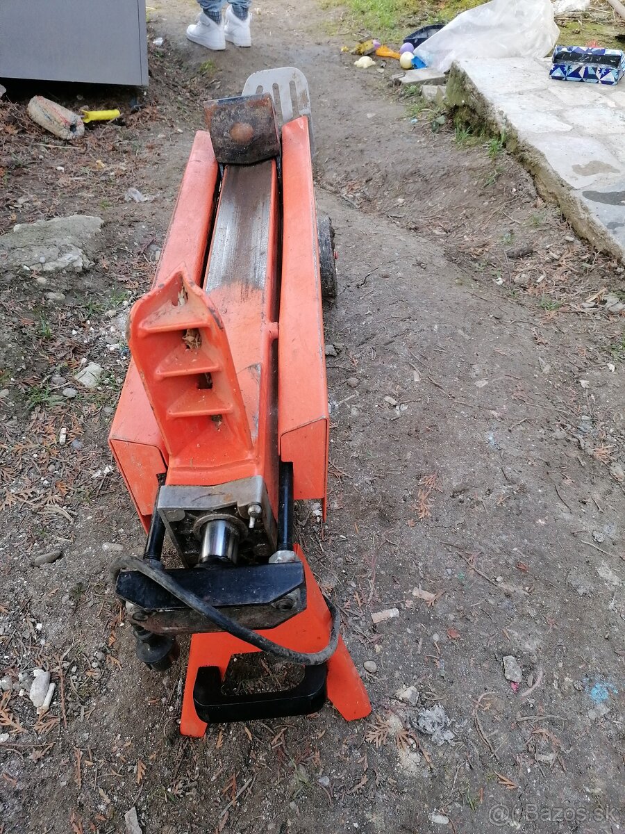 Štiepačka na drevo - 4
