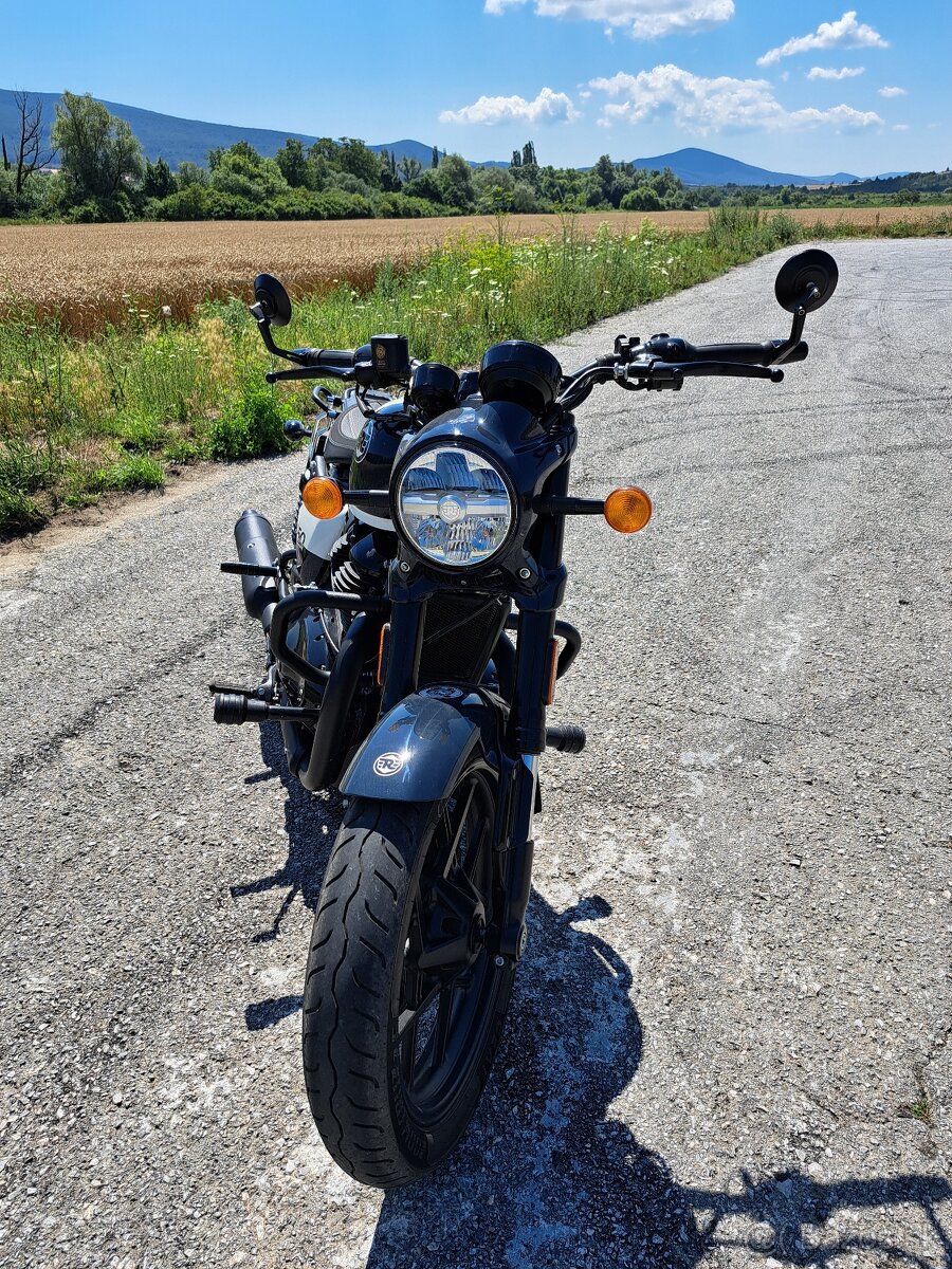 Royal Enfield Shotgun 650 - 4