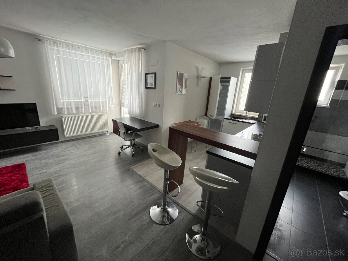 1 izbový byt s parkovacím miestom - 4