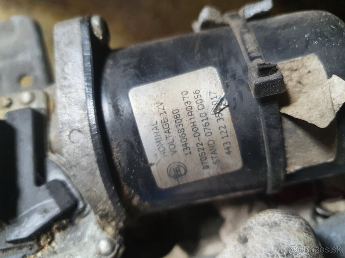 Mechanizmus predných stieračov s motorčekom Fiat, Škoda - 4