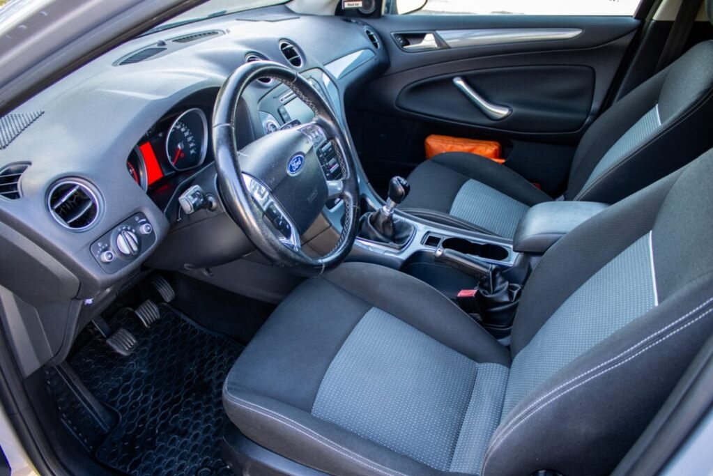 Ford Mondeo 2010 - 4