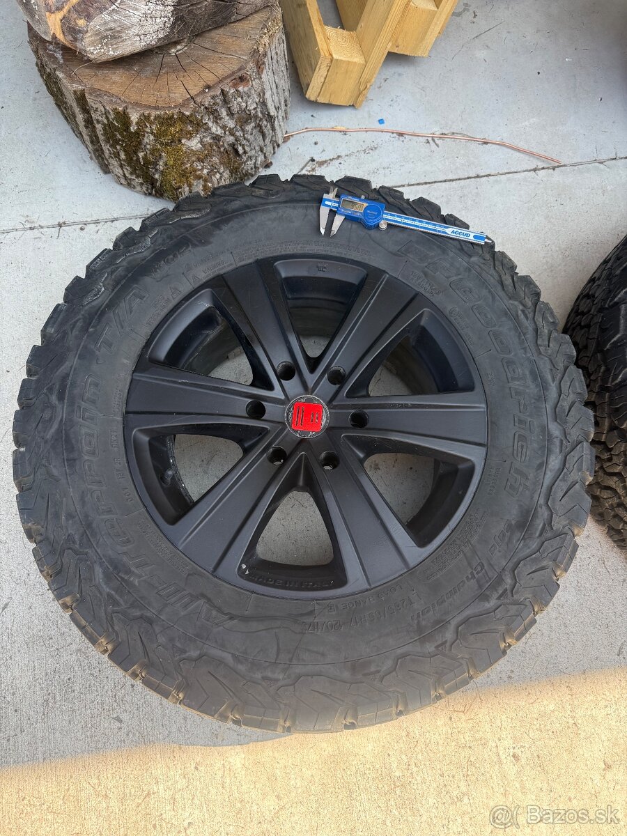 BF Goodrich 17” + MAK disky Toyota Hilux