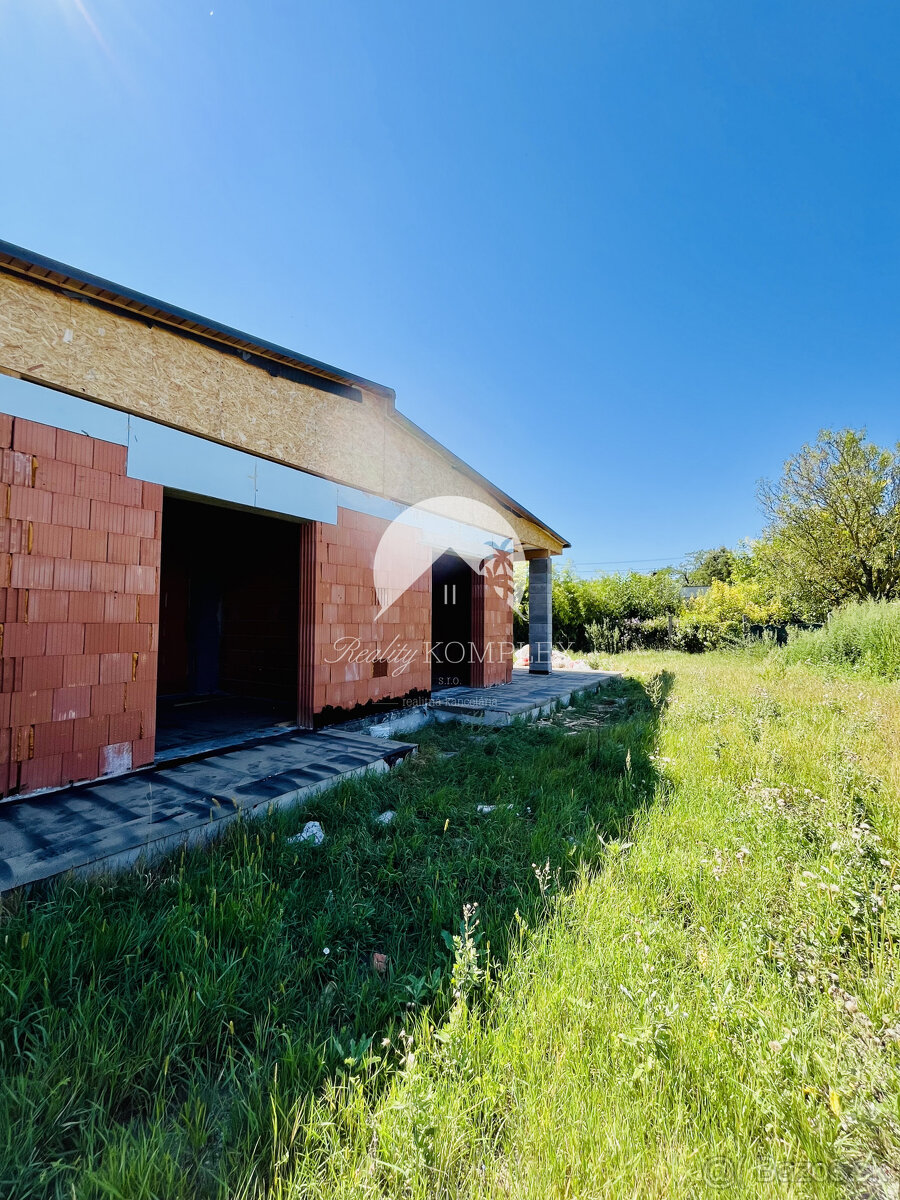 Reality KOMPLEX s.r.o., Vám ponúka na predaj moderný dvojdom - 4