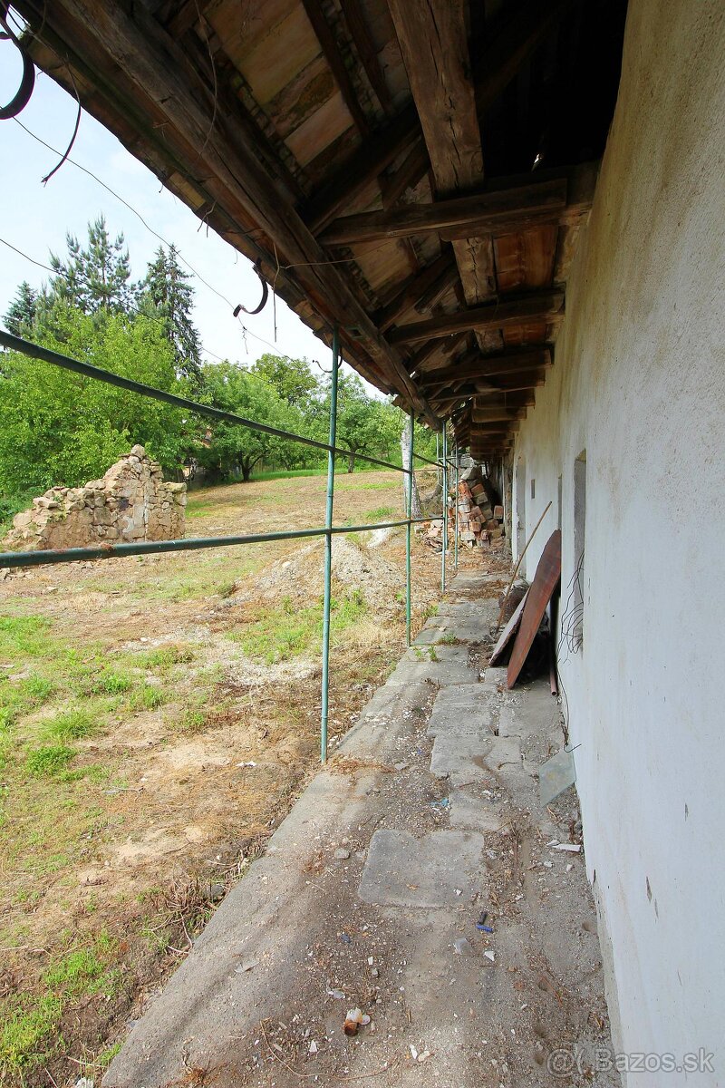 Predám rodinný dom za cenu pozemku v obci Drážovce pri K - 4