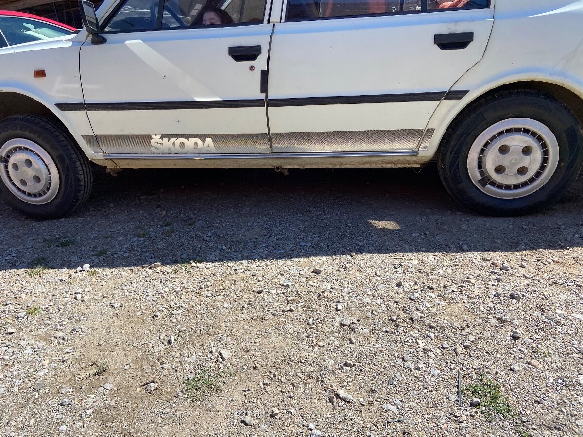 Škoda 105 L - 4