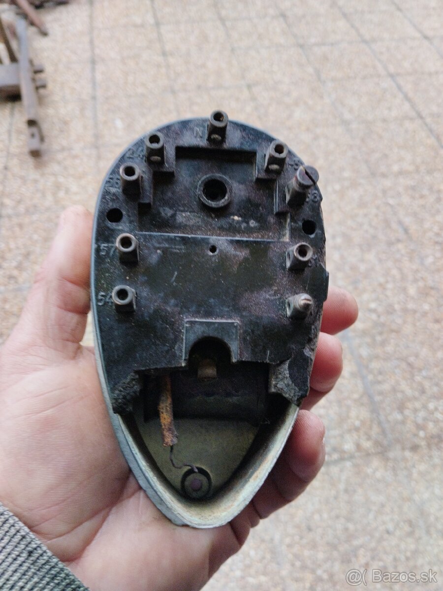 Spinacka perák FJ - 4