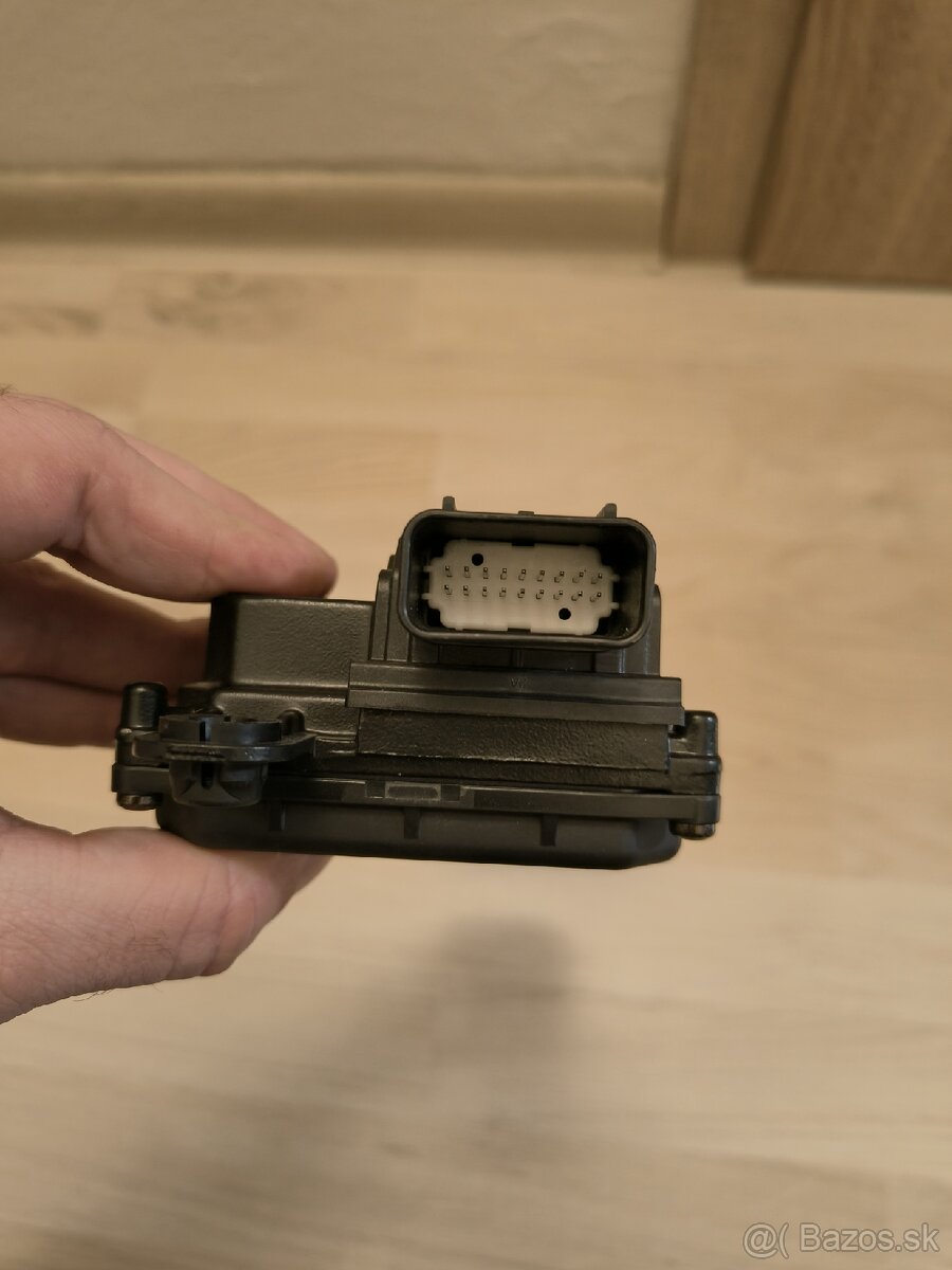 Volvo senzor pre adaptivny tempomat - 4