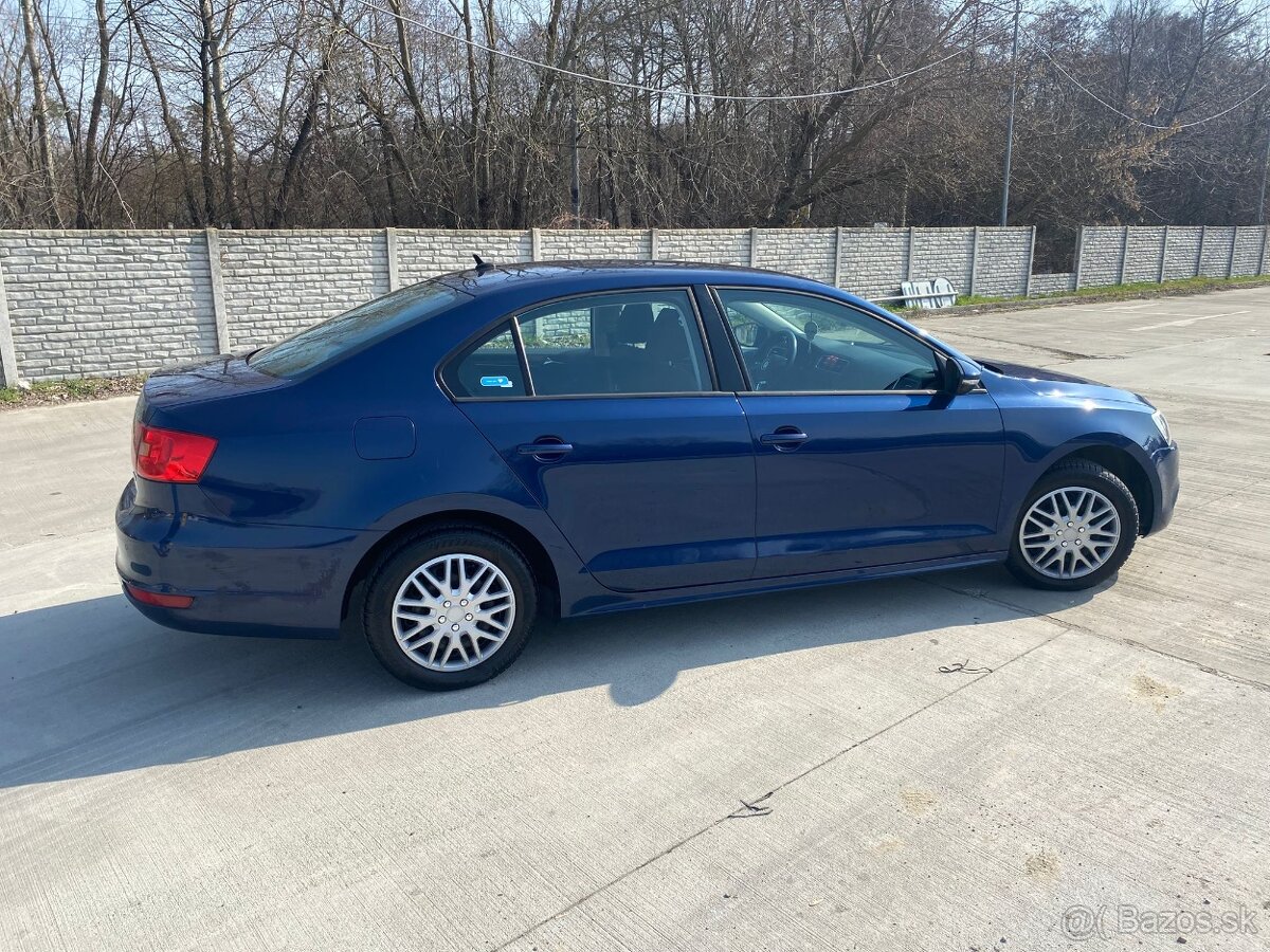 Volkswagen Jetta 1.6 TDI ,77kW - 4