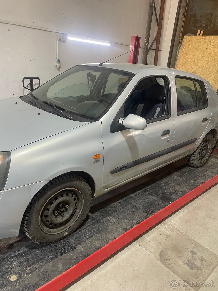 Renault Thália 1.4 - 4