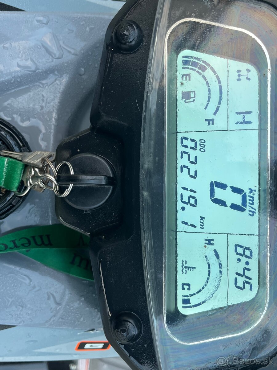 Goes 550 MAX EPS –len 2200 km + kufor & pluh v cene - 4