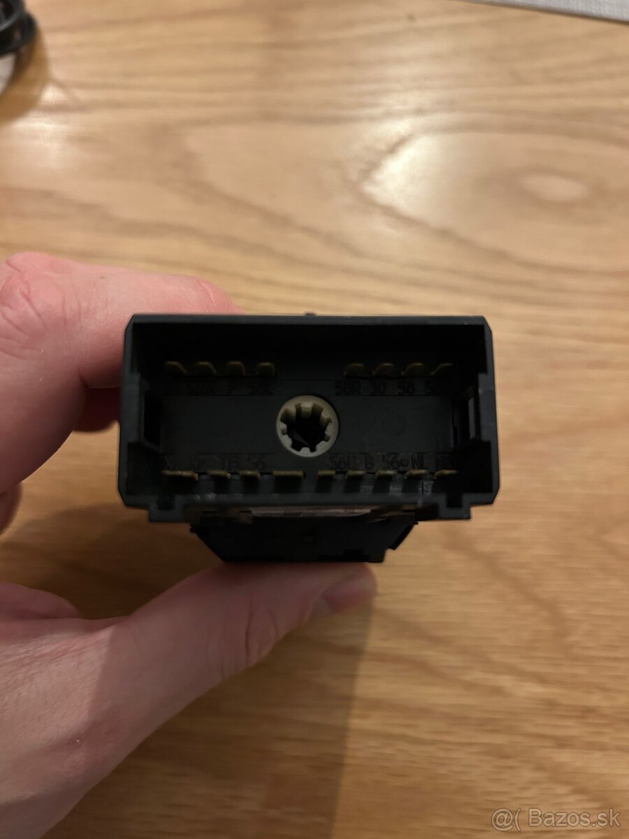 VW Passat Polo Golf 2009- vypínač svietil - 4