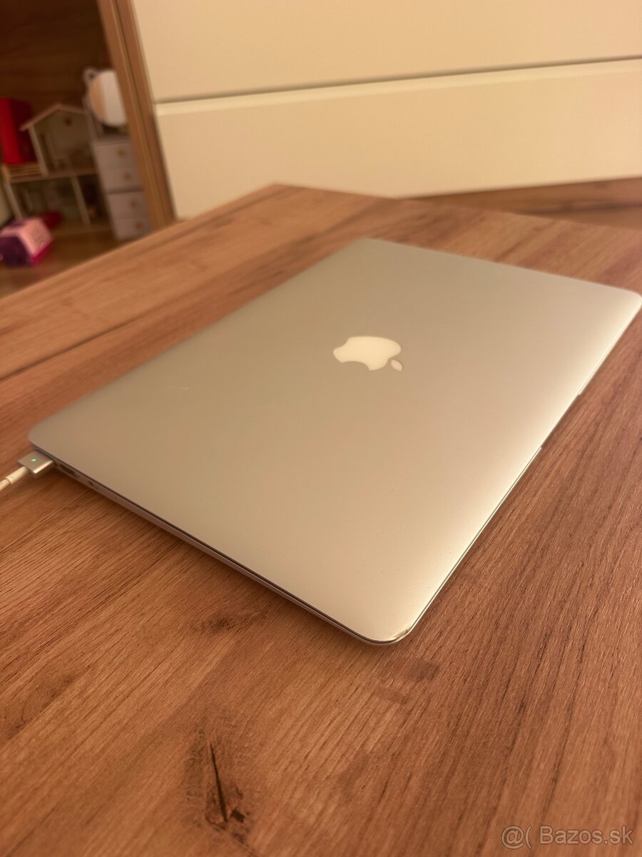 Apple MacBook Air - 4