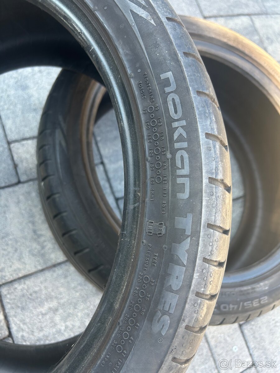 Nokian 235/40 R18 - 4
