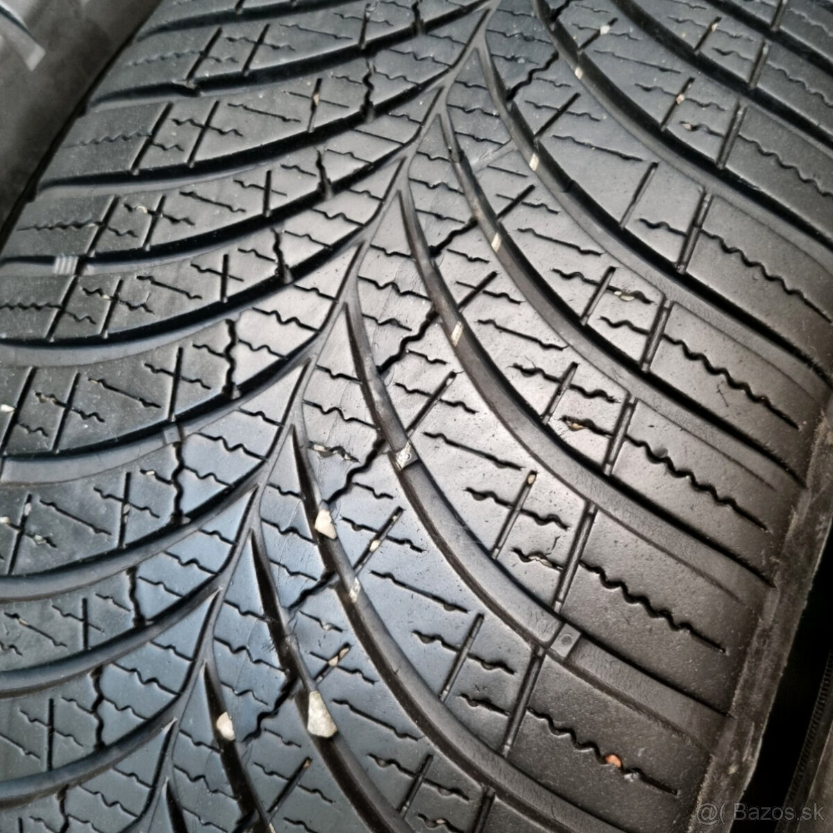 Celoročné pneumatiky 225/55 R17 GOODYEAR - 4