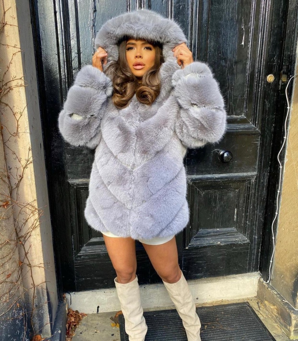 Moderný dámsky sivý kožušinový kabát s kapucňou NOVY - 4