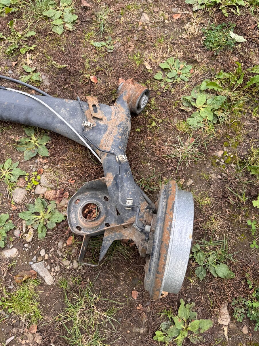 Fabia 2 combi zadná náprava, nápravnica, naprava, bubny - 4