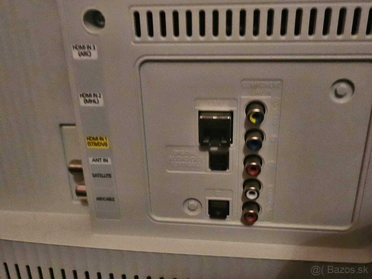 Predam zahnuty televizor Samsung smart - 4