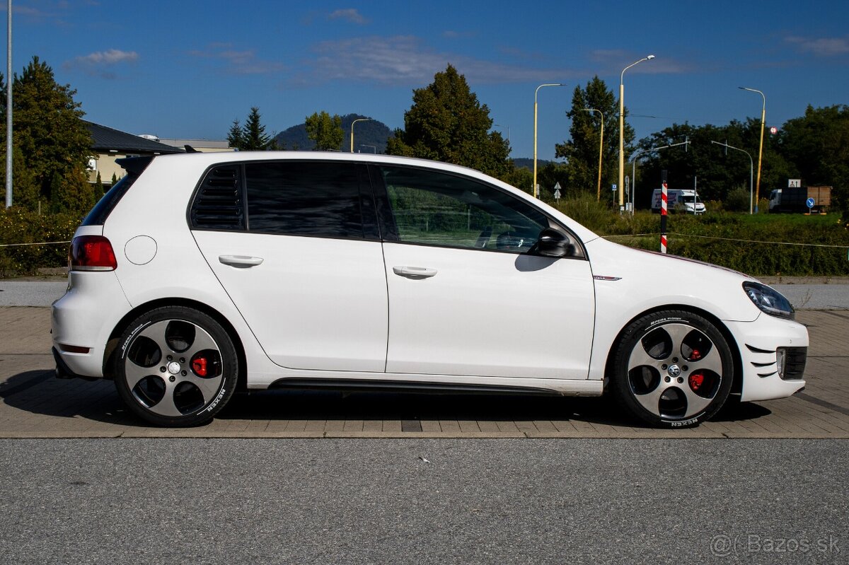 VW Golf GTI 2.0TSI - 4