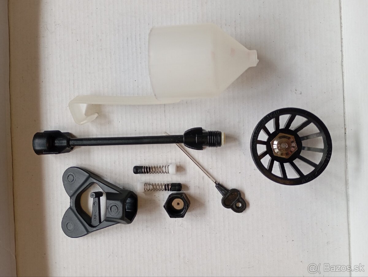 Striekacia pistol - 4