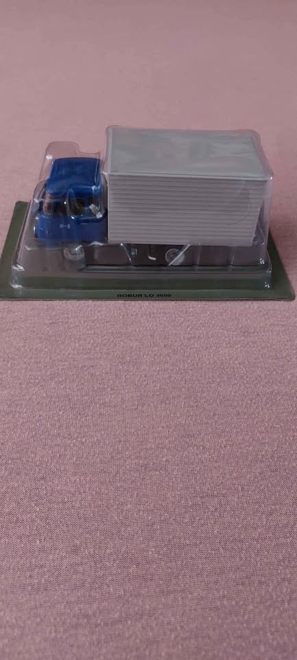 ROBUR LO 3000 S LOŽNOU PLOCHOU - 4