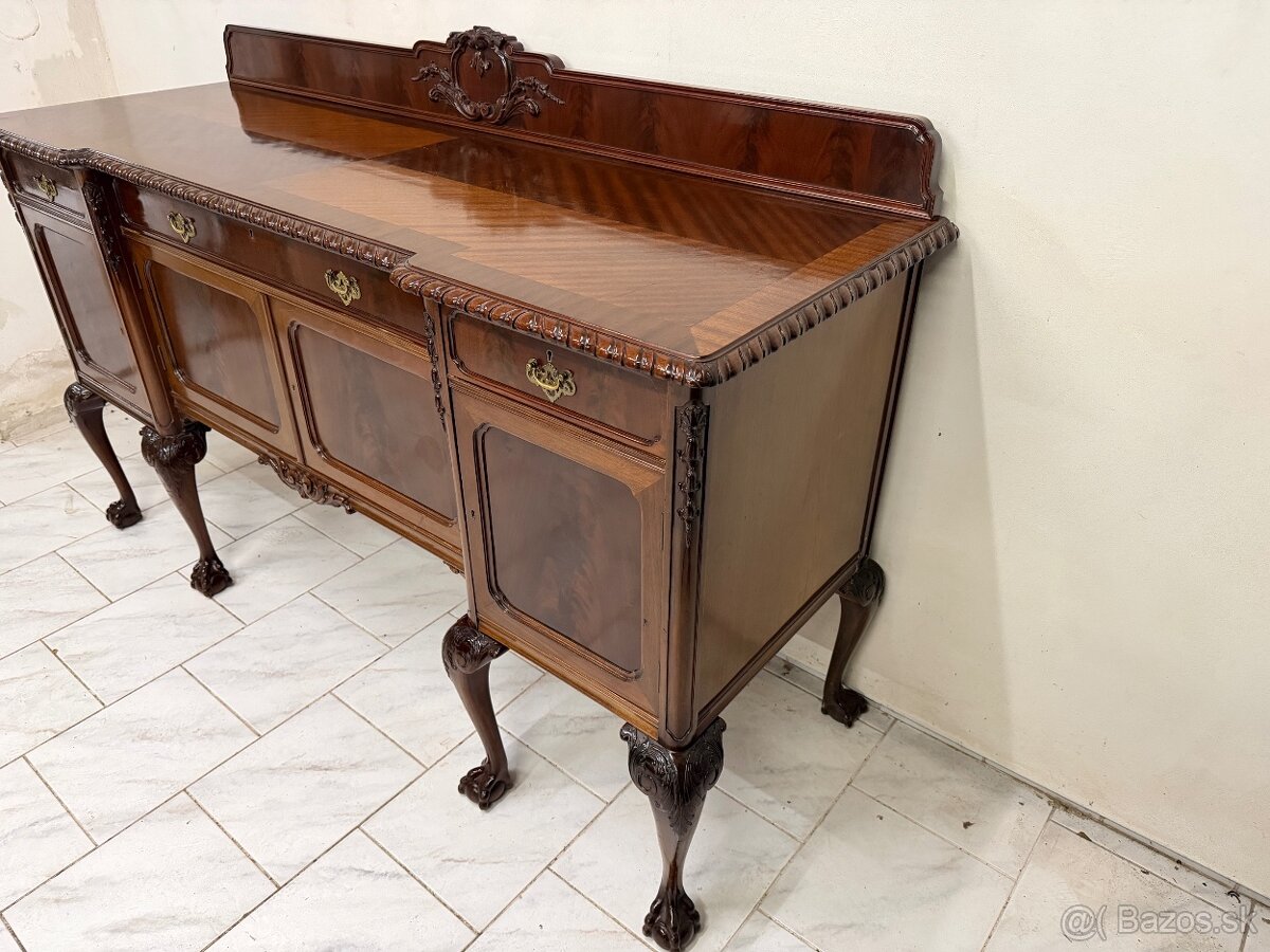 Starožitný bufet Chippendale - 4