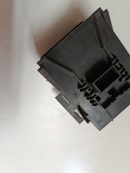 vypinac svetiel opel corsa 09114384 20€ - 4